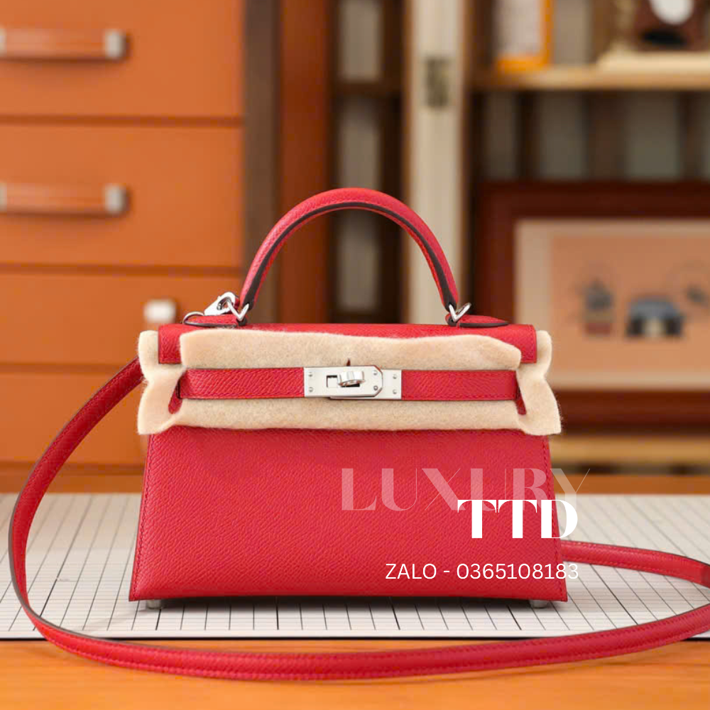 Kelly Mini Flag Red